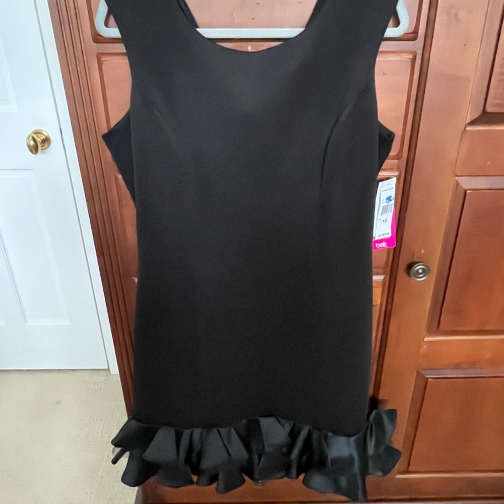 Donna Ricco NWT black evening dress. Size 12